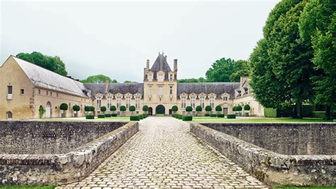 hubert de givenchy chateau du jonchet|manoir du jonchet husband.